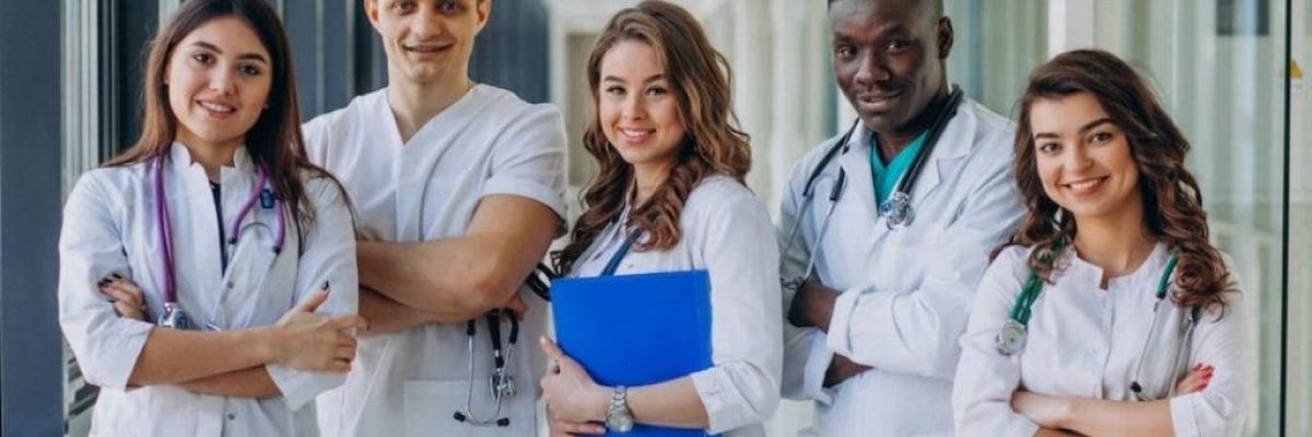 Aposentadoria enfermagem. Cinco enfermeiros