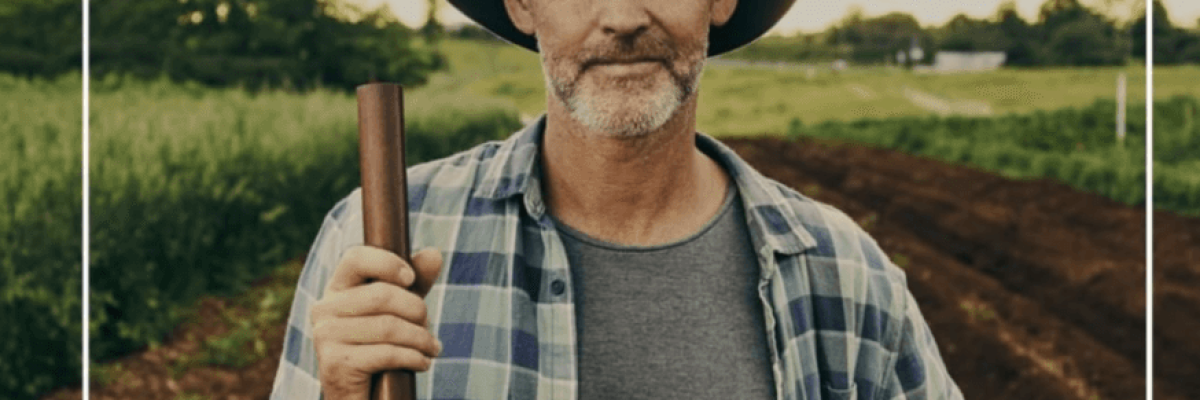 Homem com enxada pensando na averbação do período rural