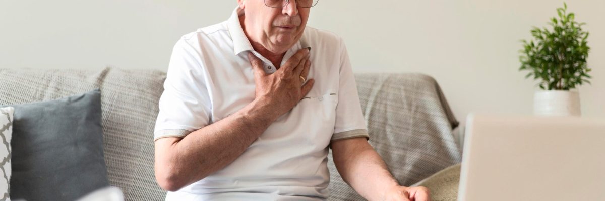 medium-shot-man-with-chest-pain