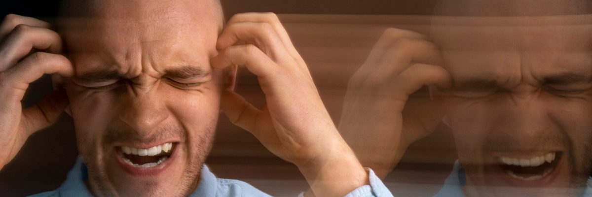 portrait-man-suffering-from-schizophrenia (2)